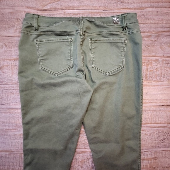 Flip Side Juniors 11 Reversible Skinny Jeans Green/ Woodland Camo Stretch - Picture 11 of 13